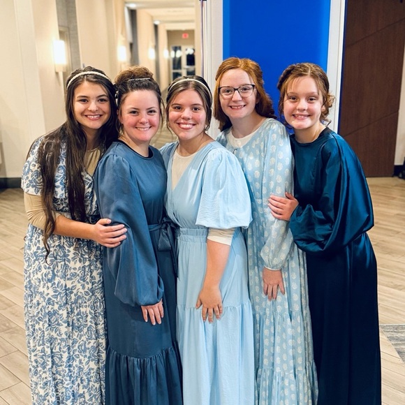 Meet your Posher, Mckenzie - Picture 6 of 12